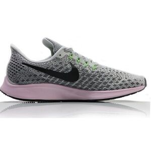 NIKE size 7.5